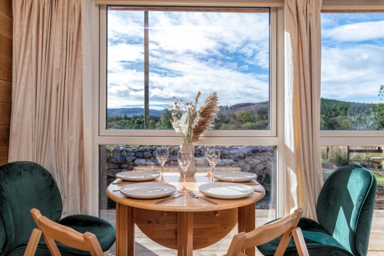 Alba - Charming Boutique Forest View Cabin With Hot Tub In Ballater Luaran gambar